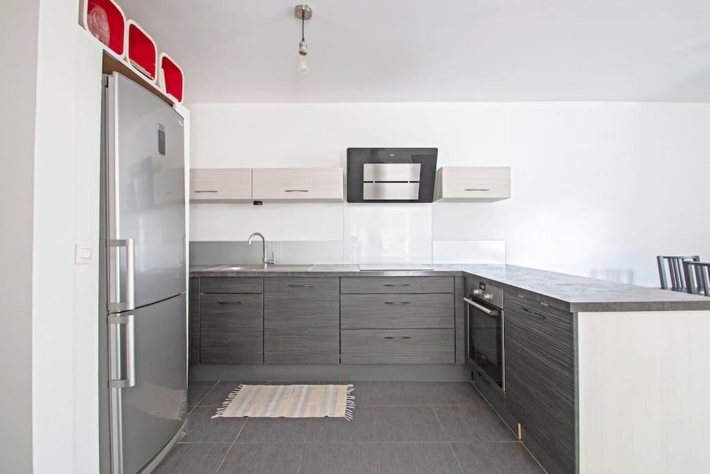 Le P'Tit Rimbaud, 6 Pers, Parking Prive, Jardin,Wifi Apartment Montpellier Exterior photo